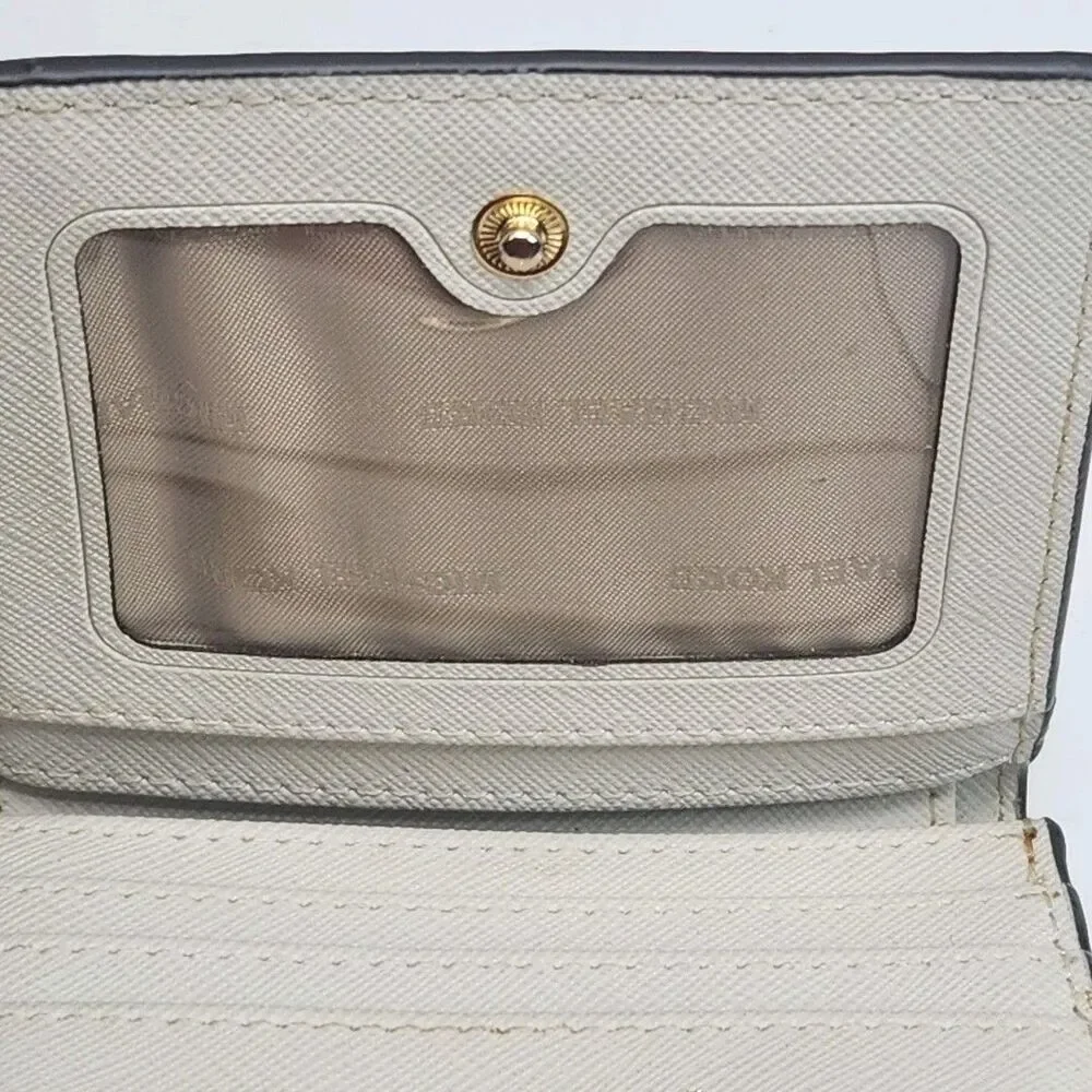 Michael Kors Wallet Beige Jet Set Bifold 4.75